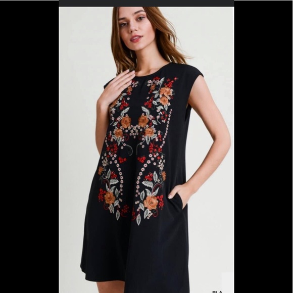 Dress - Picture 1 of 1